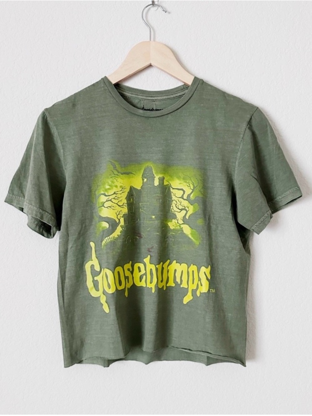 Goosebumps Cropped Graphic Tee - Picture 6 of 6